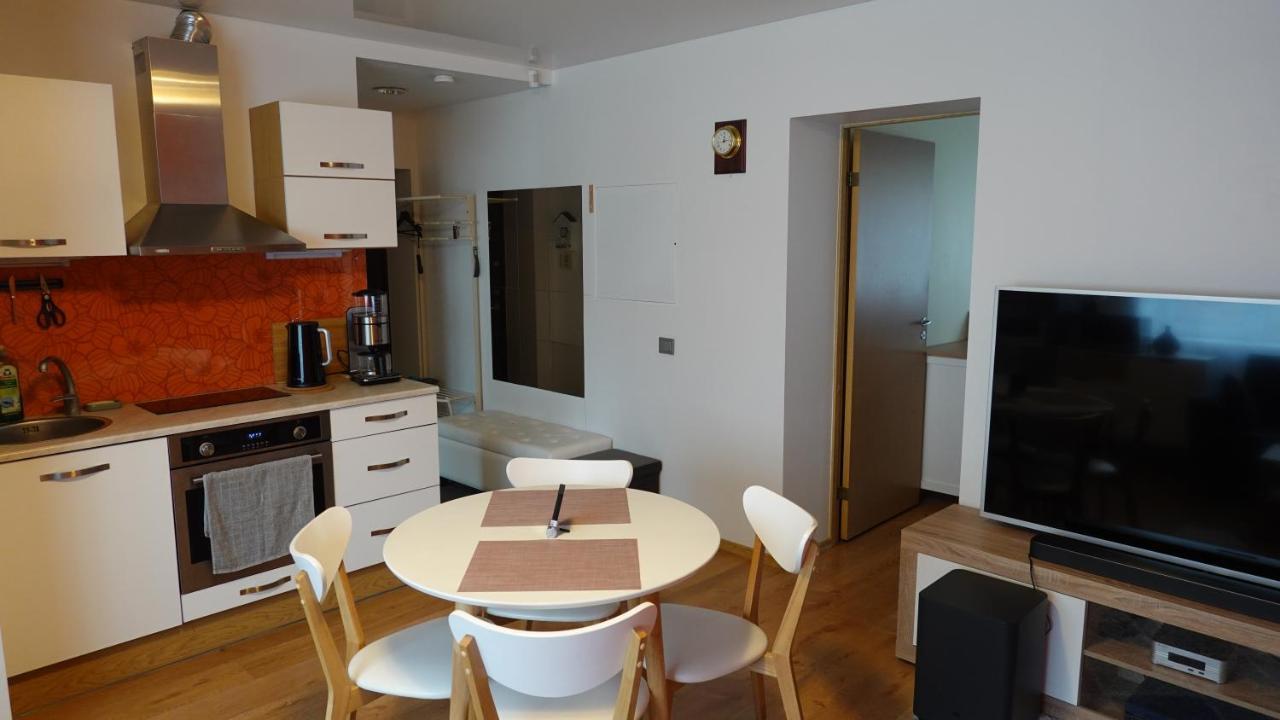 Cozy Telliskivi Apartment Near City Centre Tallin Exterior foto